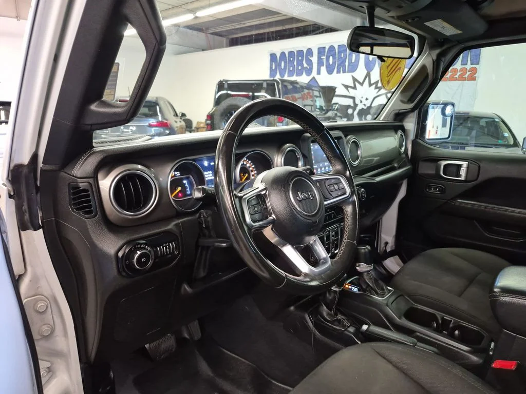 Used 2019 Bright White Clearcoat Jeep Unlimited Sahara image 12
