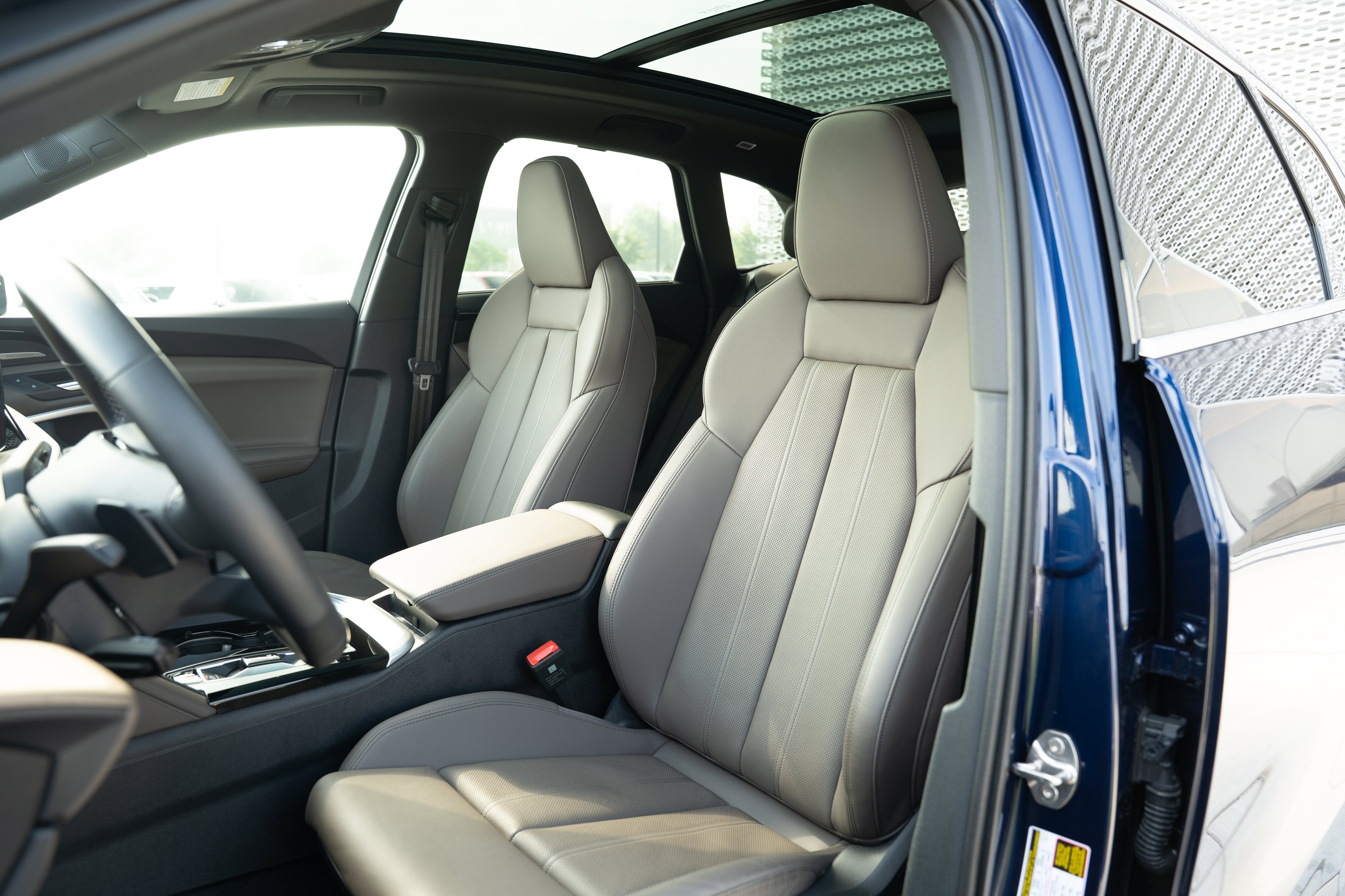 Certified Used 2025 Navarra Blue Metallic Audi Premium Plus image 22