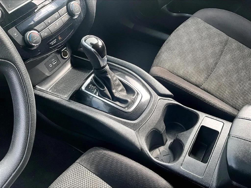 Used 2020 Gray Nissan SV image 16