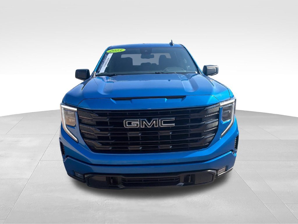 Used 2023 Blue GMC Elevation image 8
