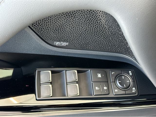 2026 Lexus LX 700h Luxury - Photo 11
