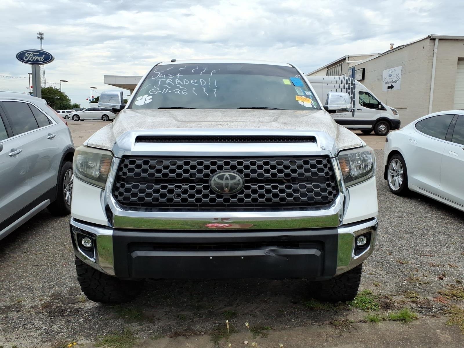 Used 2018 Super White Toyota SR5 image 2