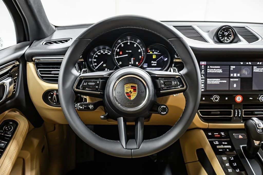 2025 Porsche Macan - Photo 14
