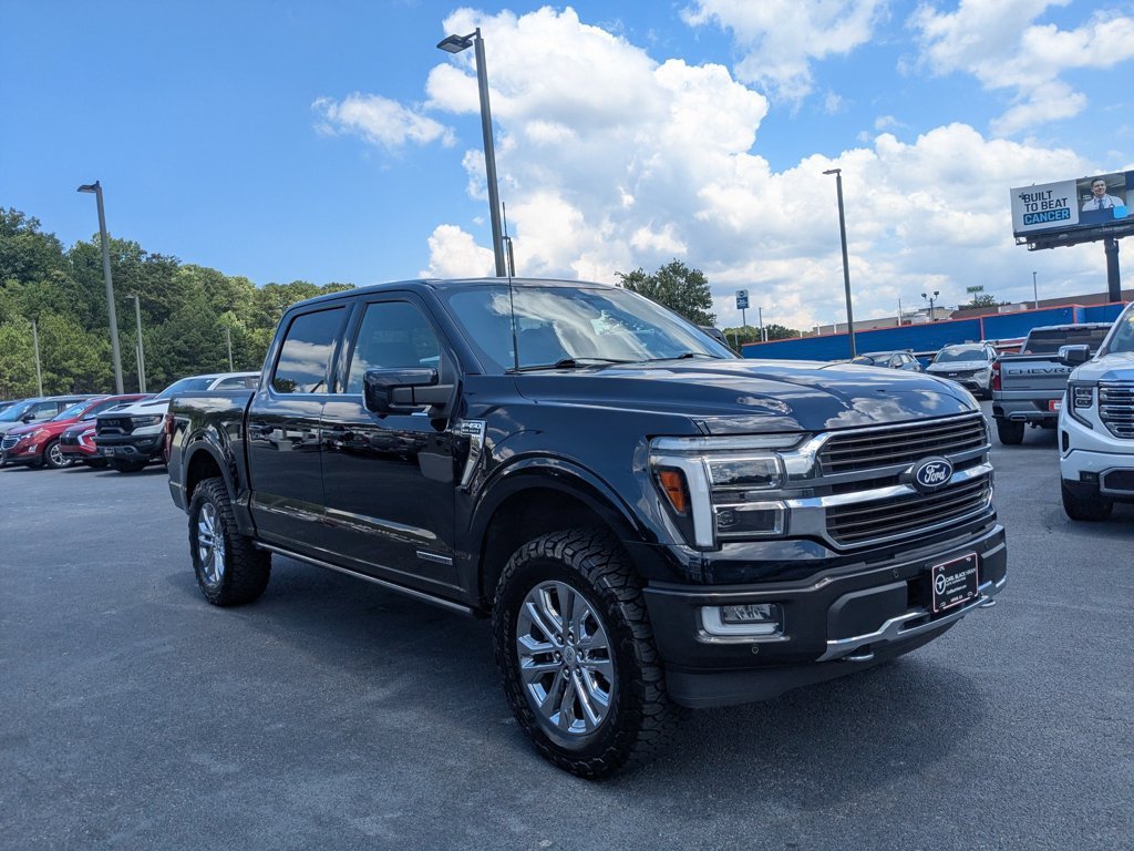 Used 2024  Ford King Ranch image 3