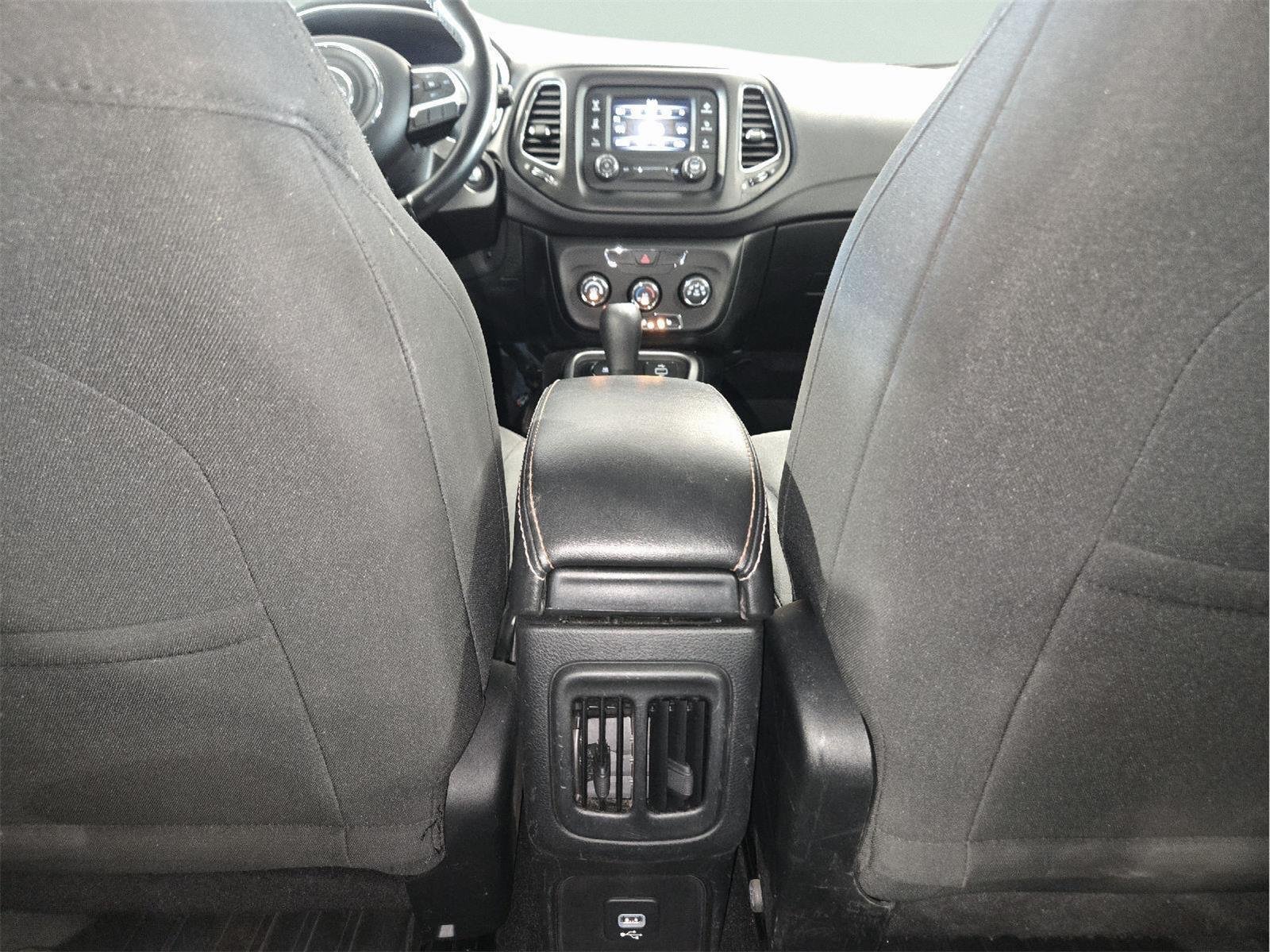 Used 2018 BLACK JEEP SPORT image 33