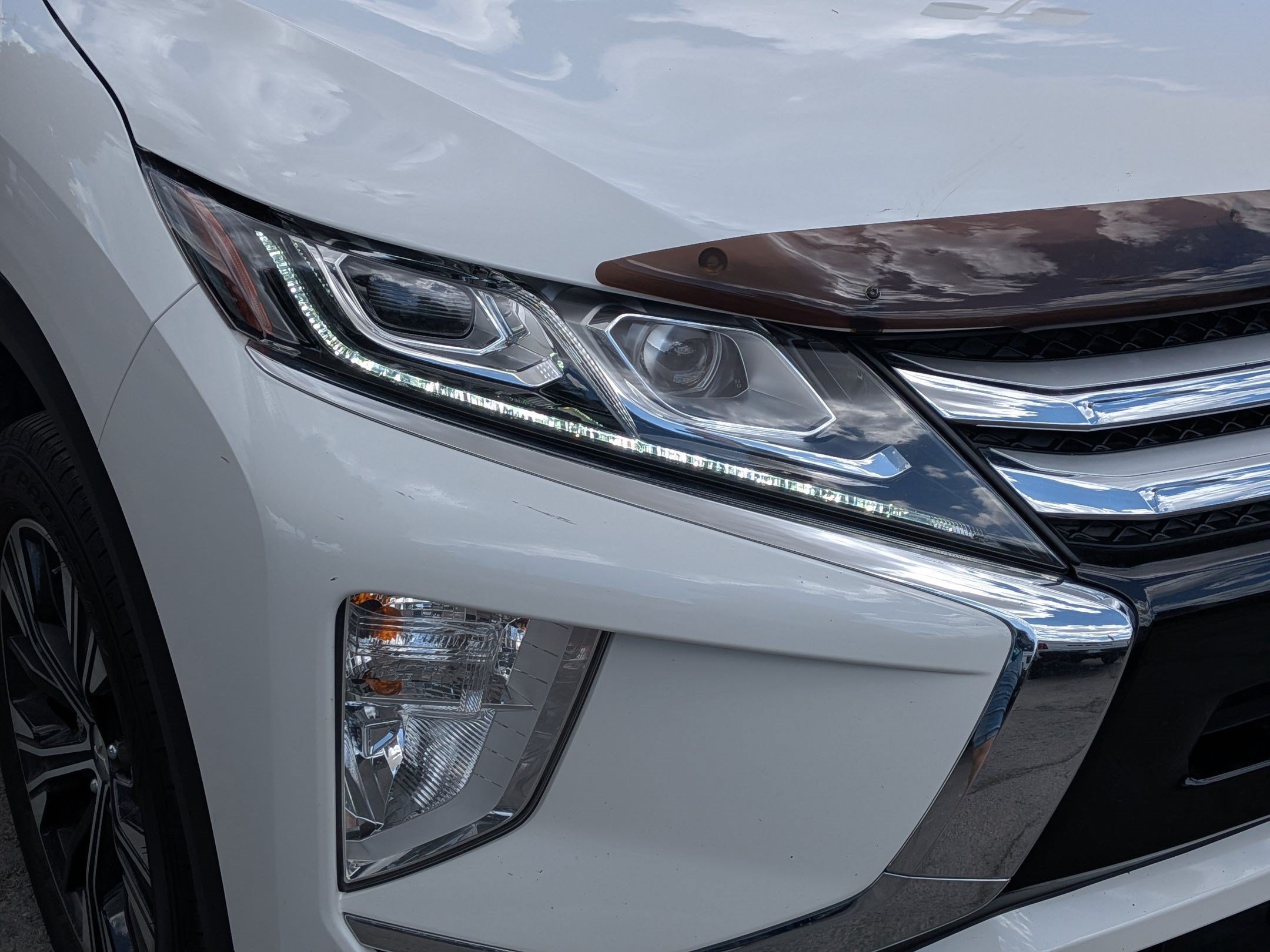 Used 2019 White Mitsubishi SE image 10