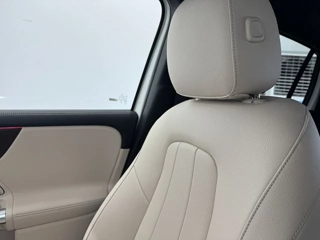 New 2026 White Mercedes-Benz GLA 250 image 35