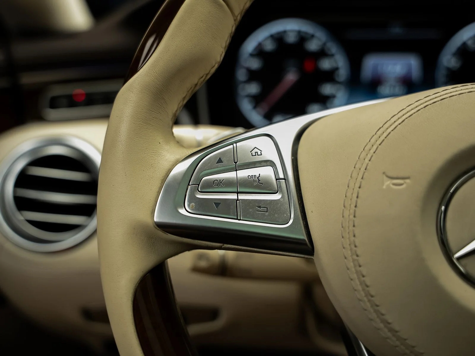 Used 2015 White Mercedes-Benz S 550 image 42