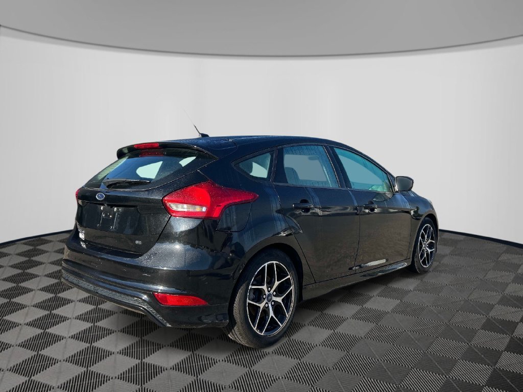 Used 2015 Black Ford SE image 5