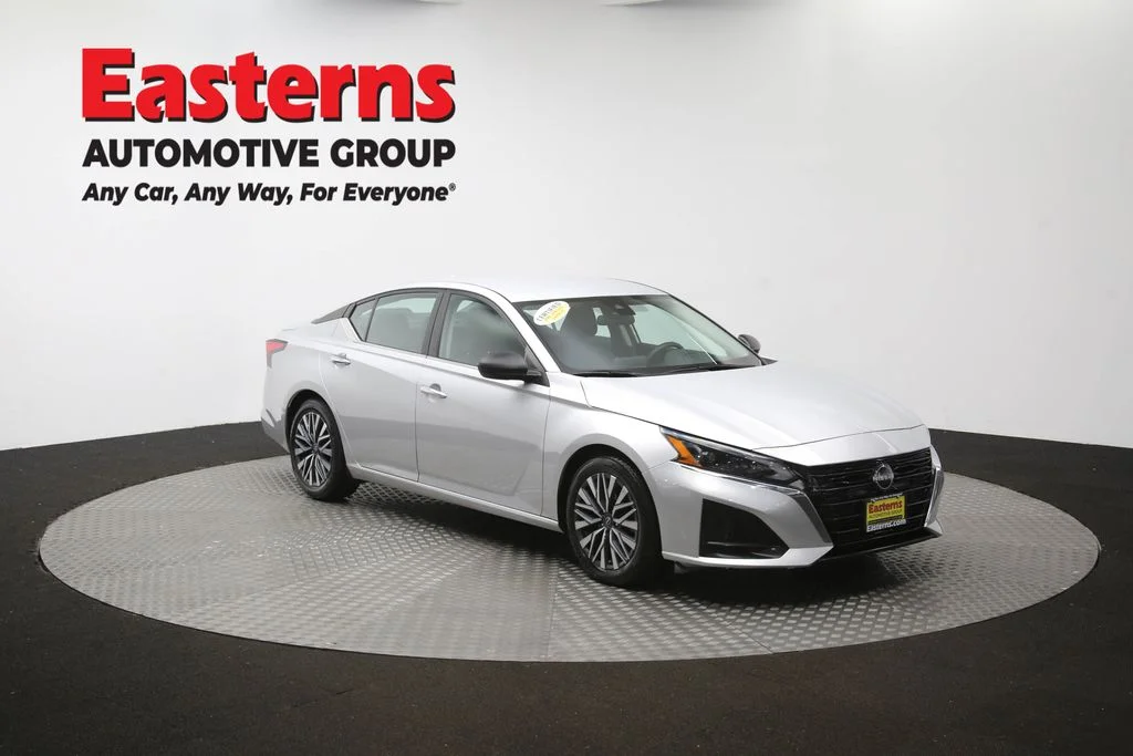 Used 2024 Silver Nissan 2.5 SV image 49