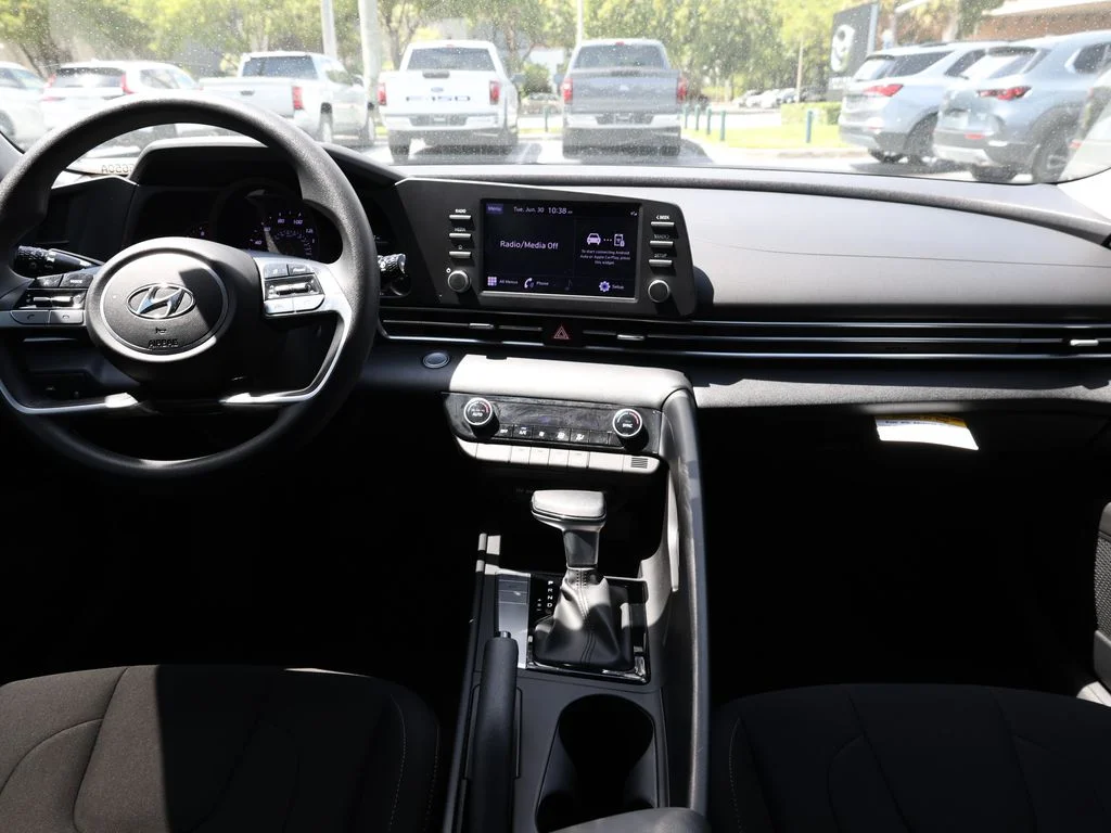 Used 2023 Black Hyundai SEL image 21