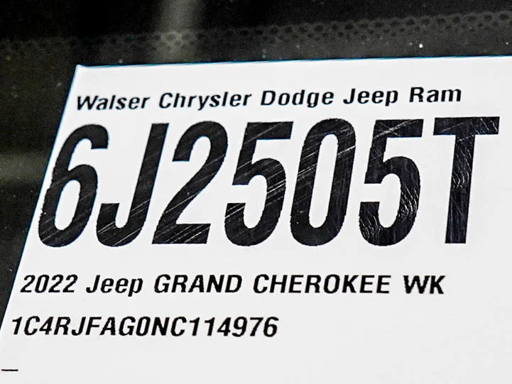 Used 2022 Sting-Gray Clearcoat Jeep Laredo X image 30