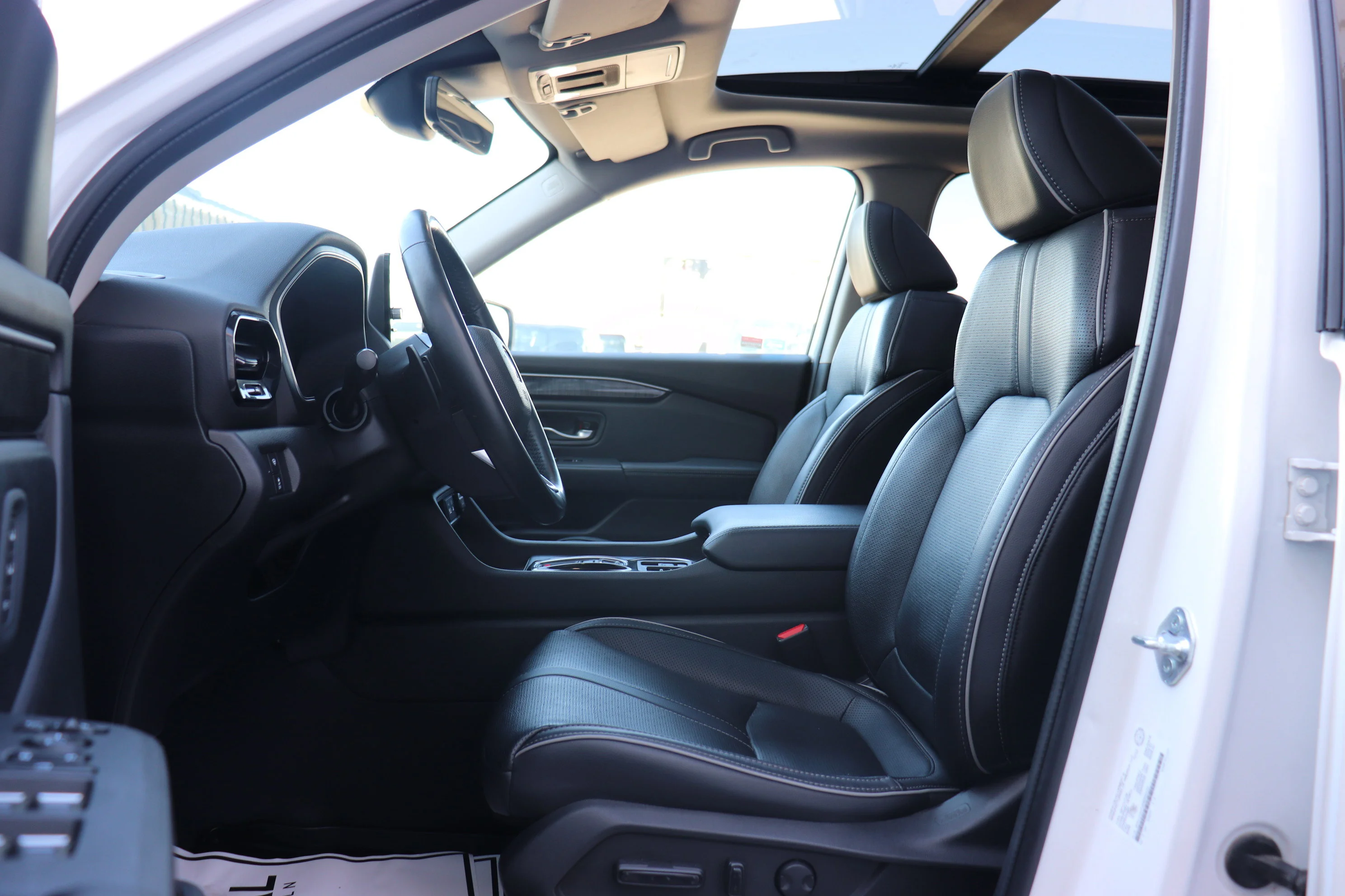 Used 2024 White Honda Touring image 9