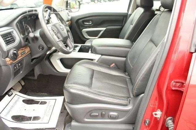 Used 2018 Cayenne Red Nissan SL image 16