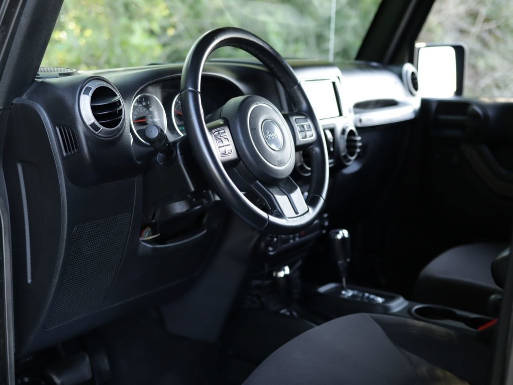 Used 2017 Gray Jeep Sport 4x4 image 9