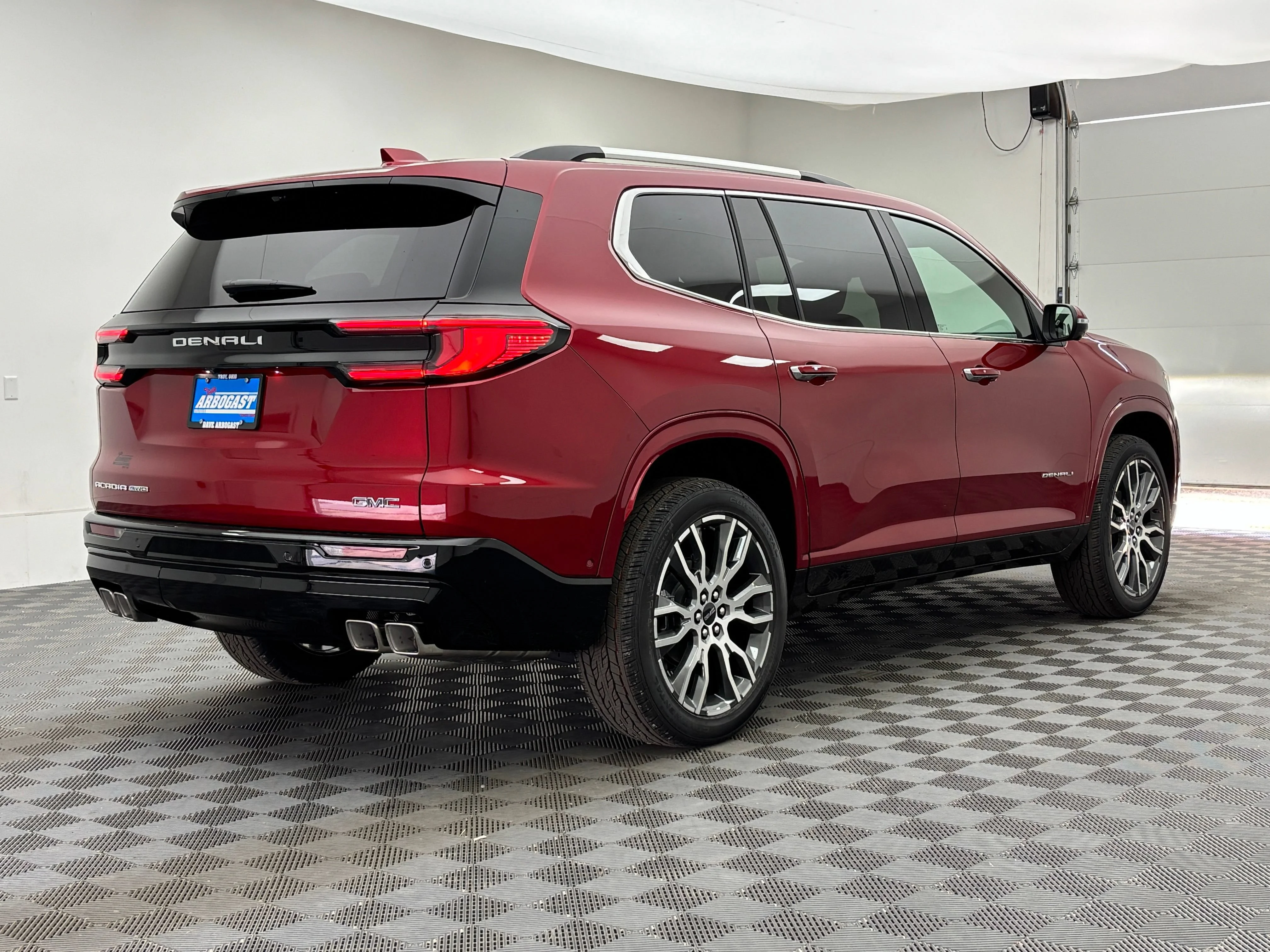 2026 GMC Acadia Denali Ultimate - Photo 10