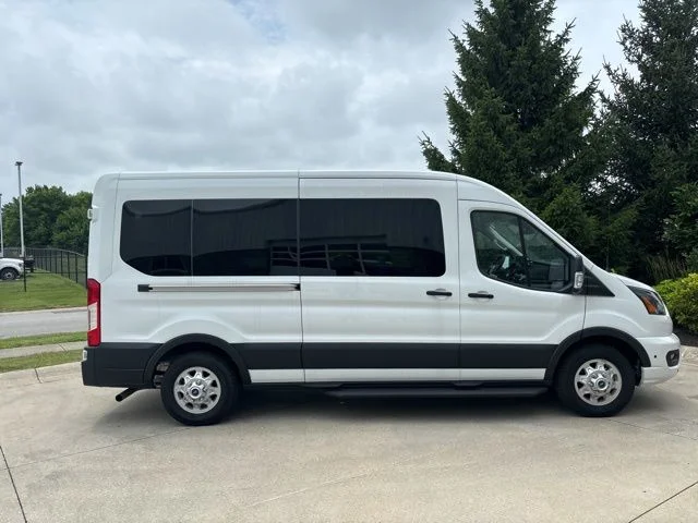 New 2024 White Ford Medium Roof Pass. XLT AWD image 4