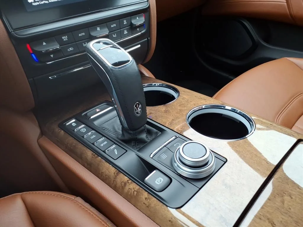 Used 2020 Black Maserati S Q4 image 19