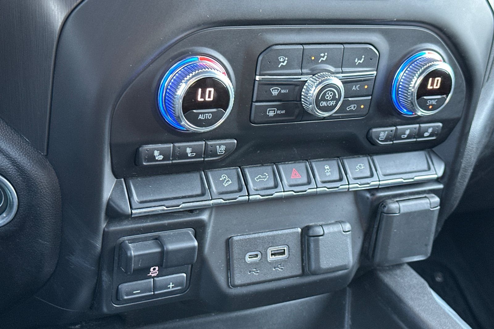 Used 2021 Red GMC AT4 image 21