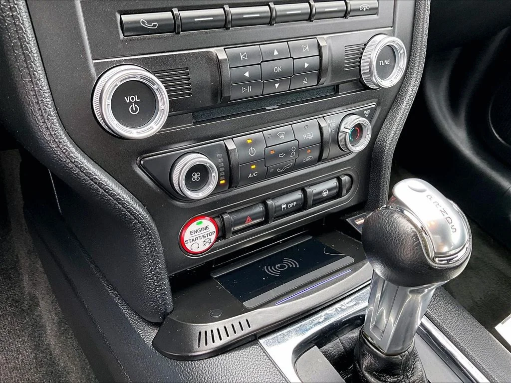 Used 2016 Red Ford V6 image 32