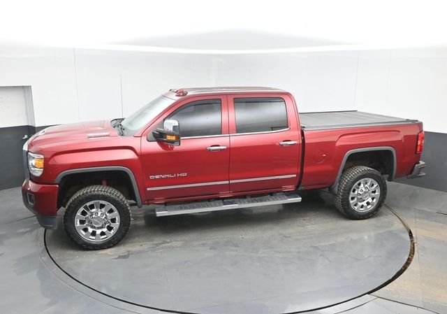 Used 2019 Red GMC Denali image 34