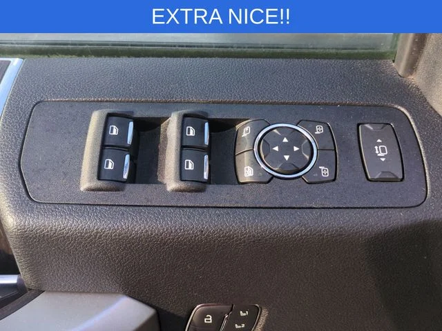 Used 2020 White Ford Lariat image 26
