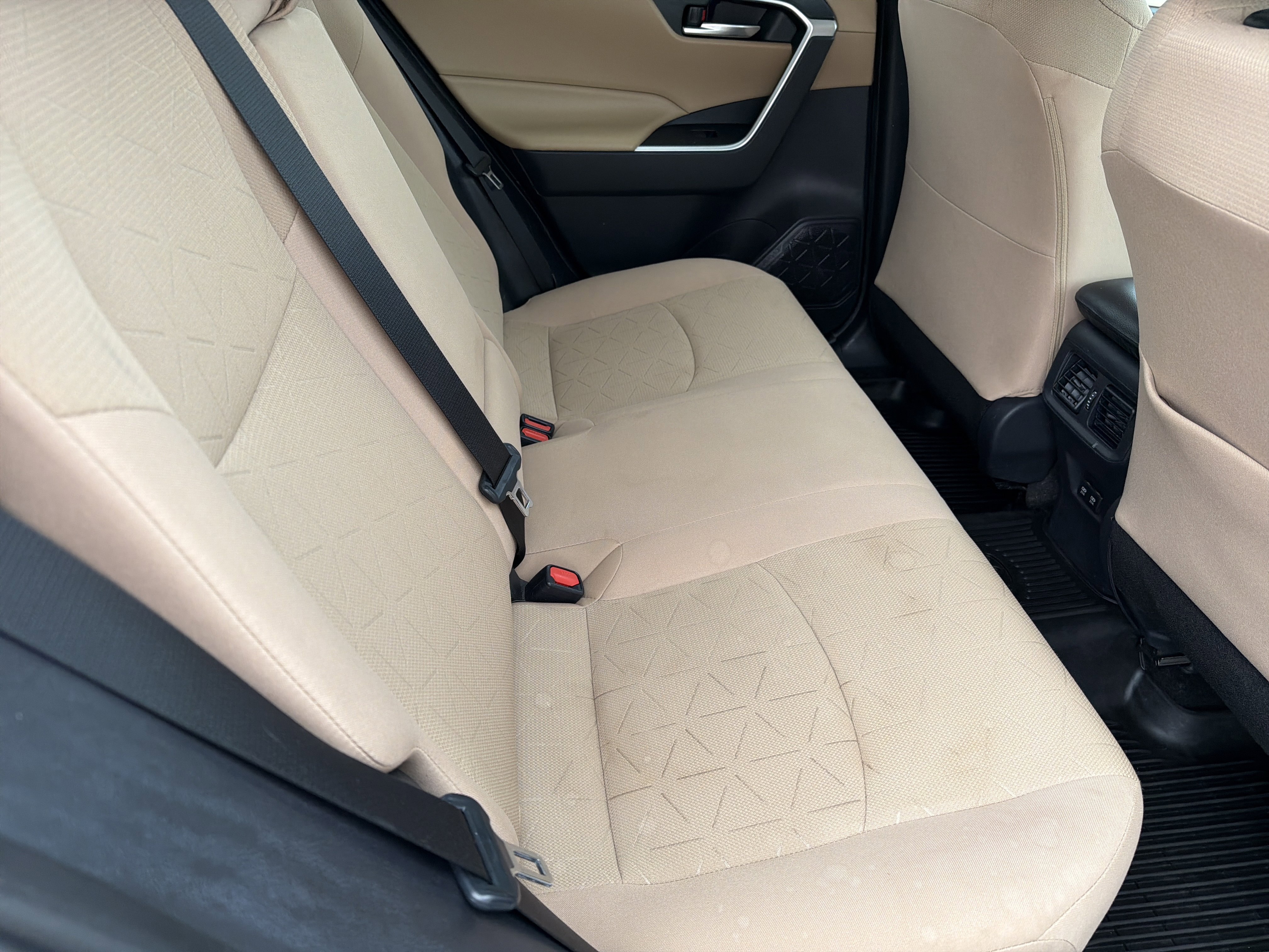 Used 2019 Super White Toyota XLE image 15