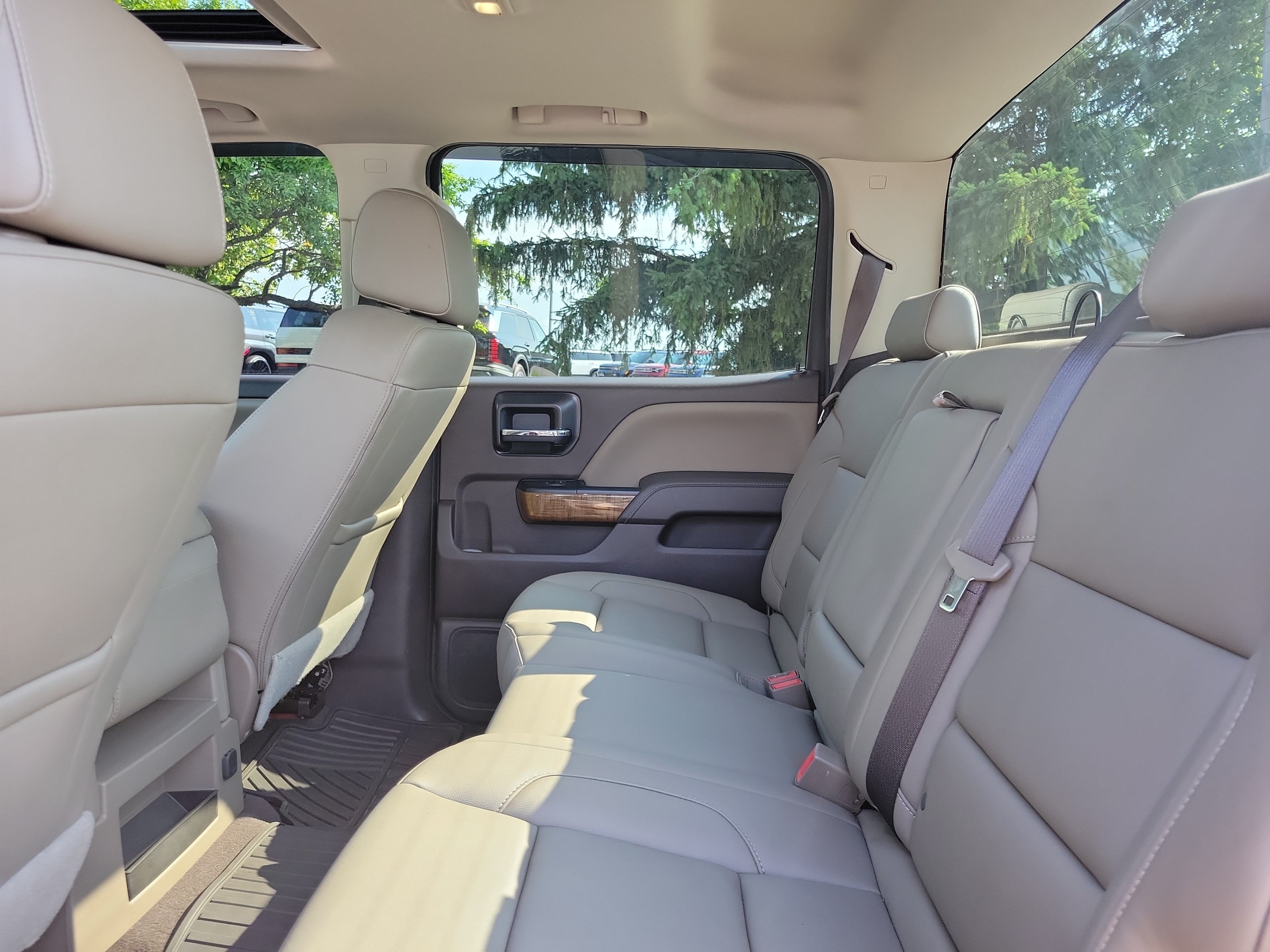 Used 2018 Cardinal Red GMC SLT image 11