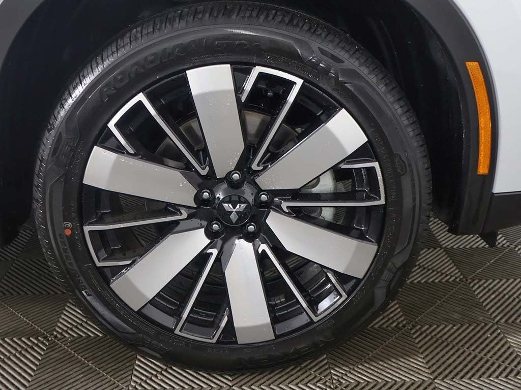 New 2026 White Mitsubishi SE 1.5T S-AWC image 24