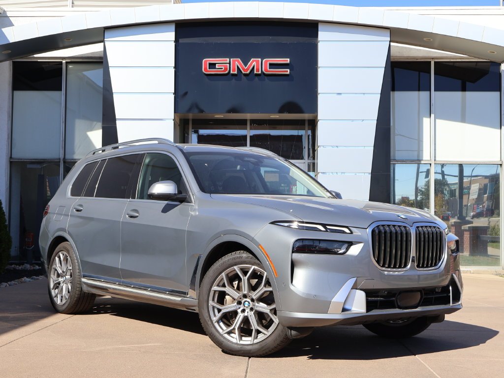 Used 2025 BMW X7 40i with VIN 5UX23EM01S9Z23950 for sale in Kansas City