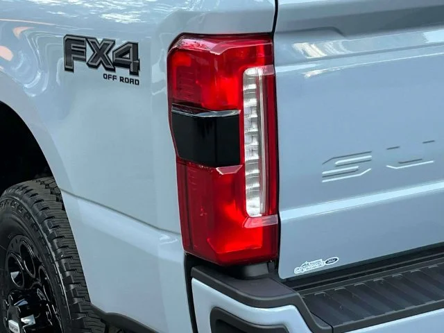New 2027 Glacier Gray Metallic Tri-Coat Ford F-250® Lariat® image 10