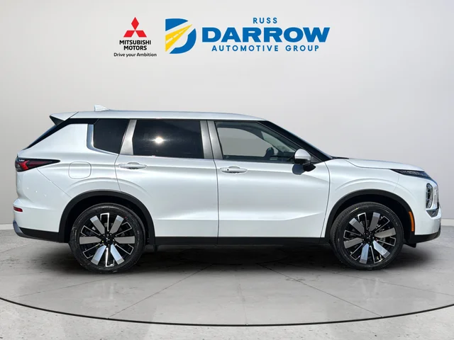 New 2026 White Mitsubishi SE image 6