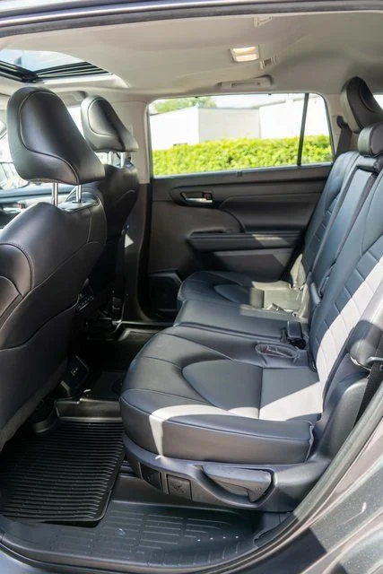 Used 2022 Gray Toyota XLE image 13