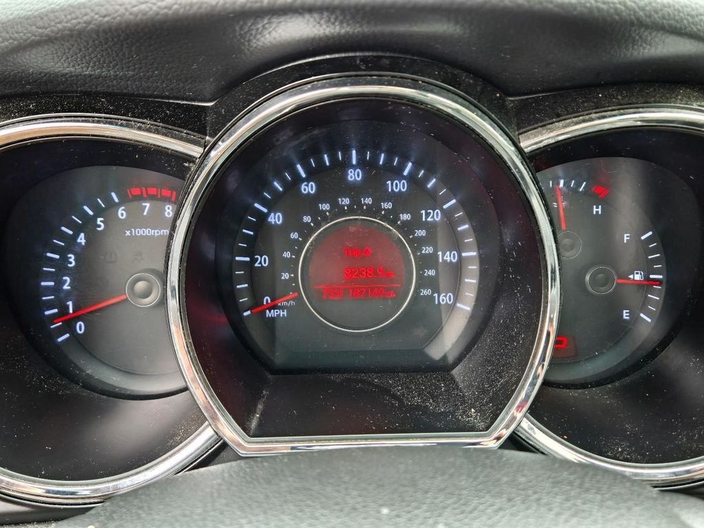 Used 2012 Silver Kia EX image 23