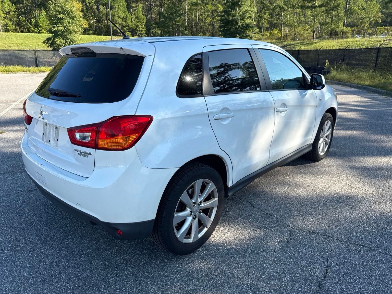 Used 2014 White Mitsubishi ES image 3