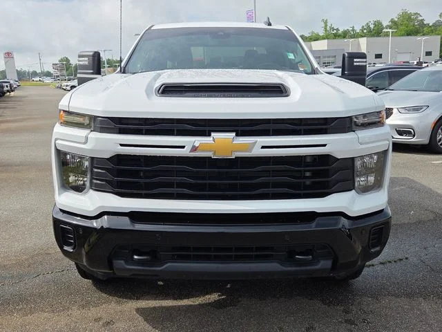Used 2025 White Chevrolet Custom image 2