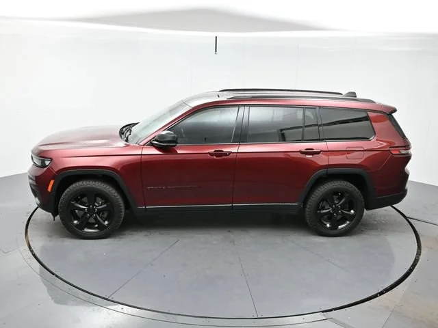 Used 2021 Velvet Red Pearlc Jeep Altitude image 35
