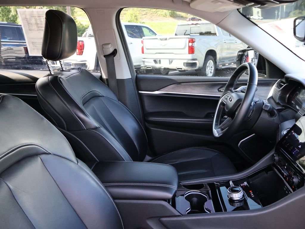 Used 2021 Silver Jeep Limited image 8