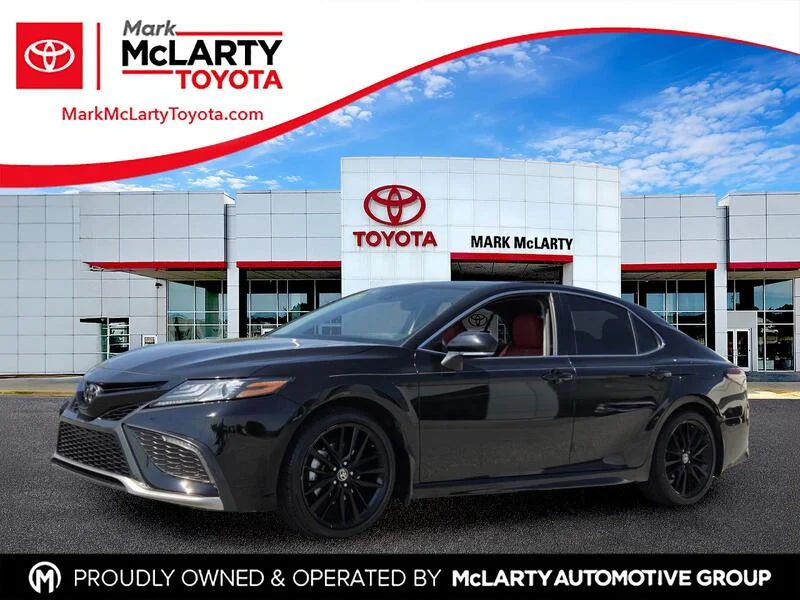 Used 2022 BLACK TOYOTA XSE AUTO image 1