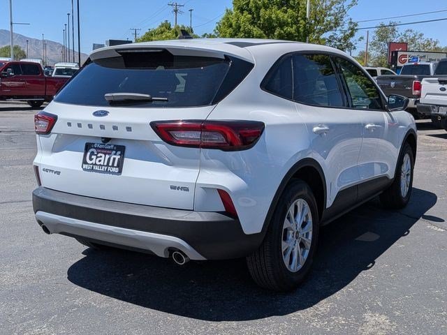 Used 2025 Oxford White Ford Active image 3