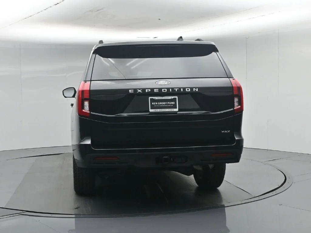 New 2027 Agate Black Metallic Ford Active image 32