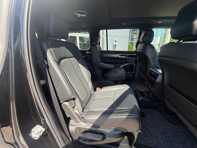 New 2026 High Gloss Black Exterior Paint Jeep Limited Reserve image 32
