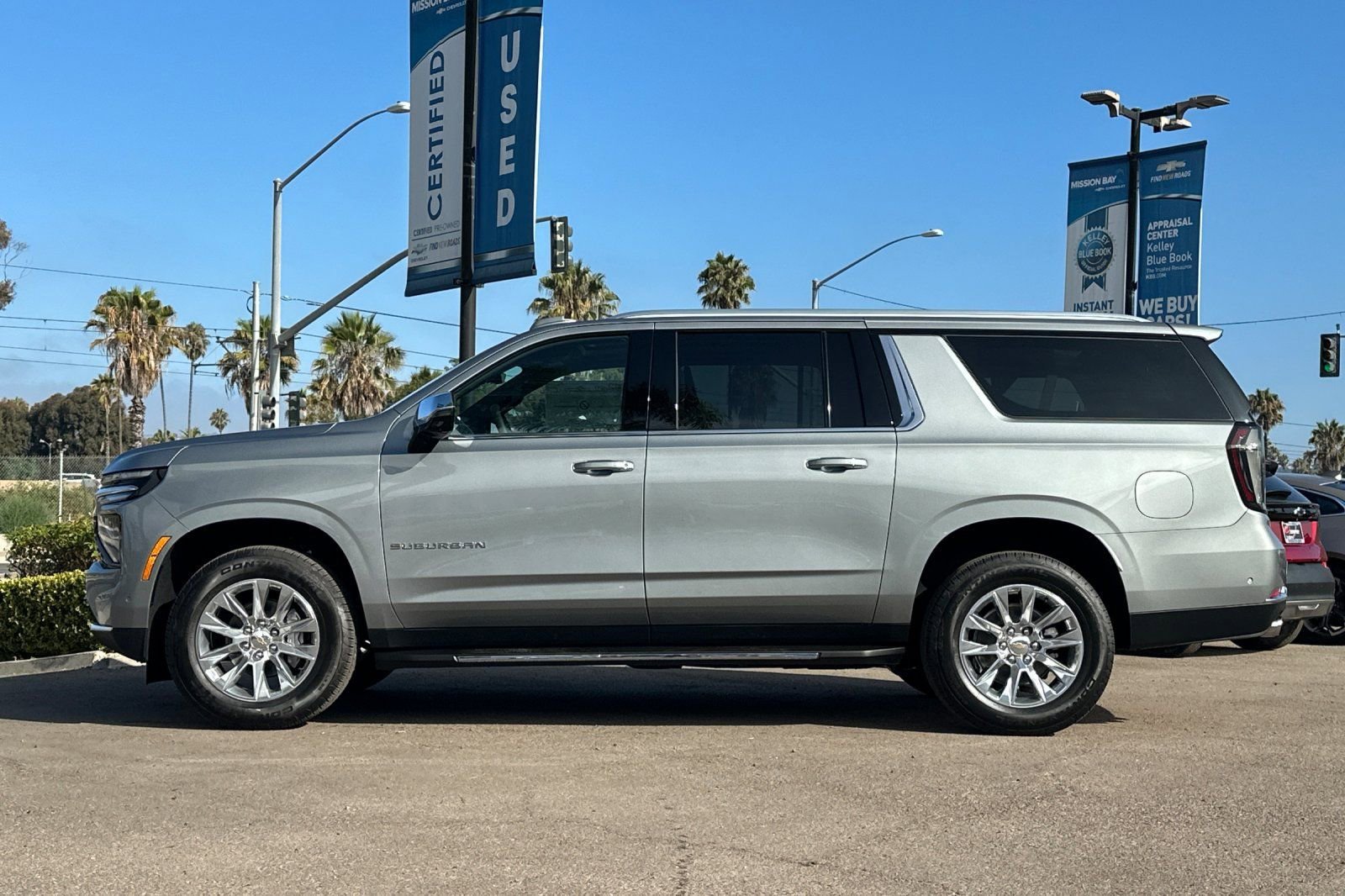 2025 Chevrolet Suburban Premier - Photo 7