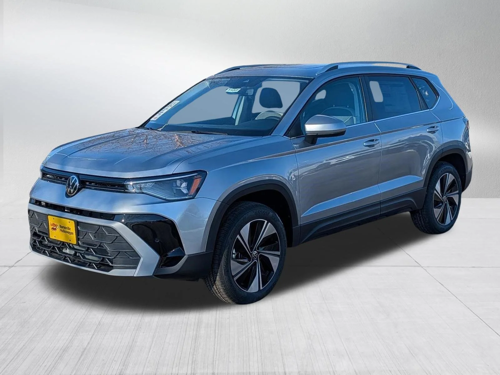 New 2026 Pyrite Silver Metallic Volkswagen SE image 2