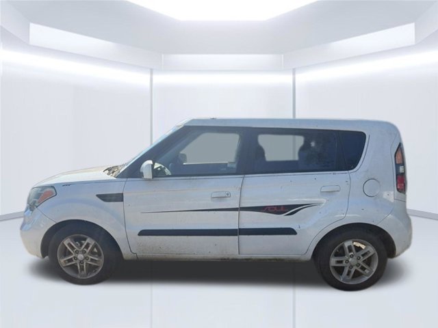 Used 2010 White Kia Plus image 10
