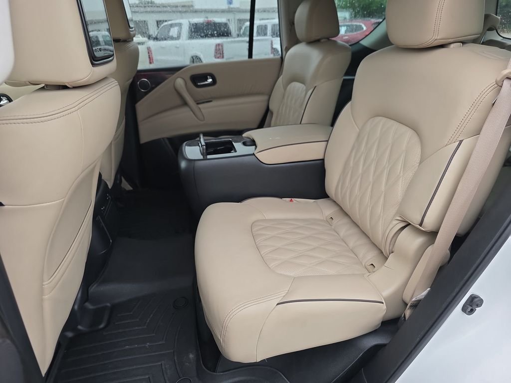 Used 2023 White Nissan Platinum image 35