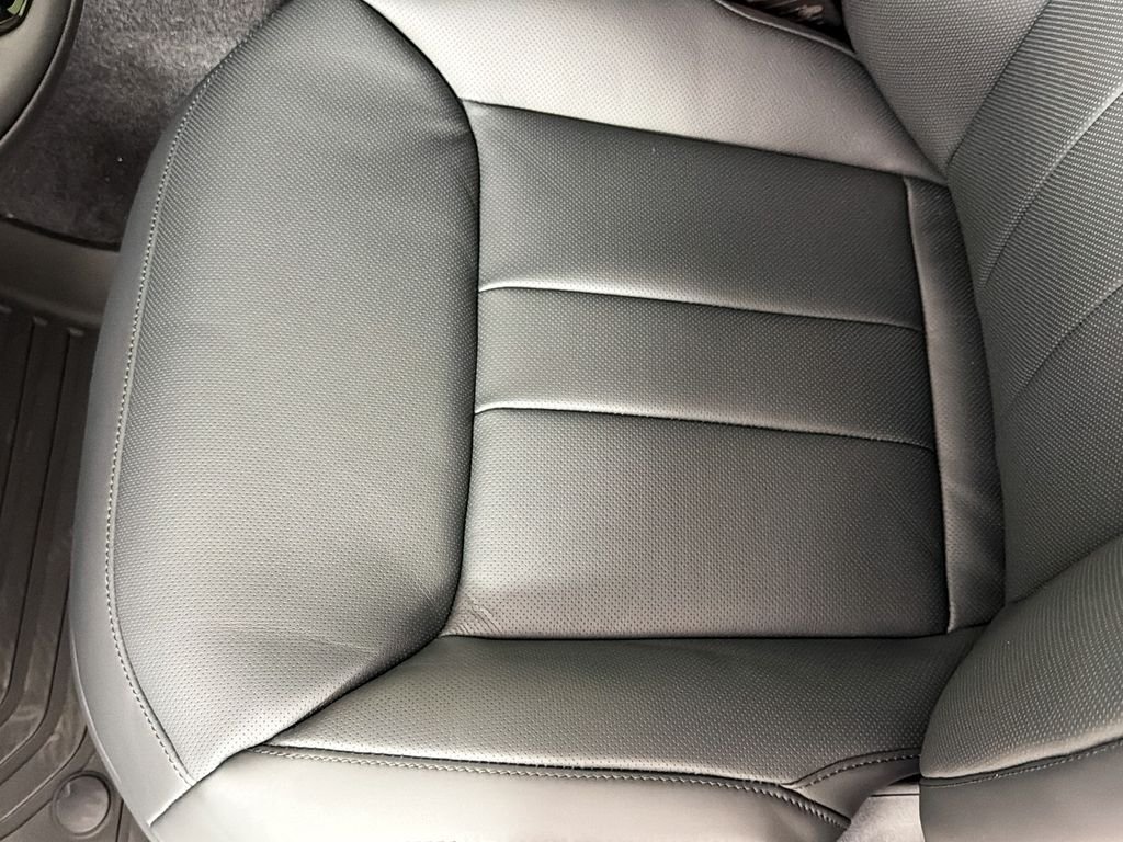 New 2026 Fuji White Land Rover Dynamic SE image 20