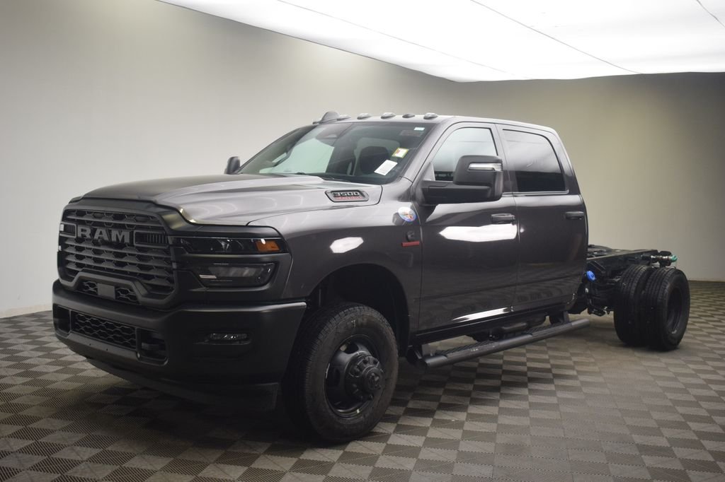 New 2026 Granite Crystal Metallic Clear-Coat Exterior Paint RAM Tradesman image 15