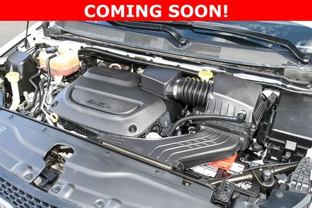 Used 2022 White Chrysler LX image 10