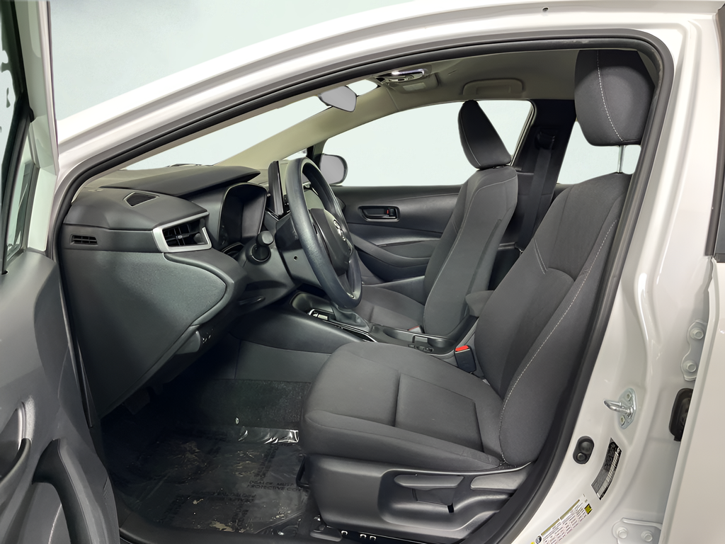 Used 2025 Ice Toyota LE image 10